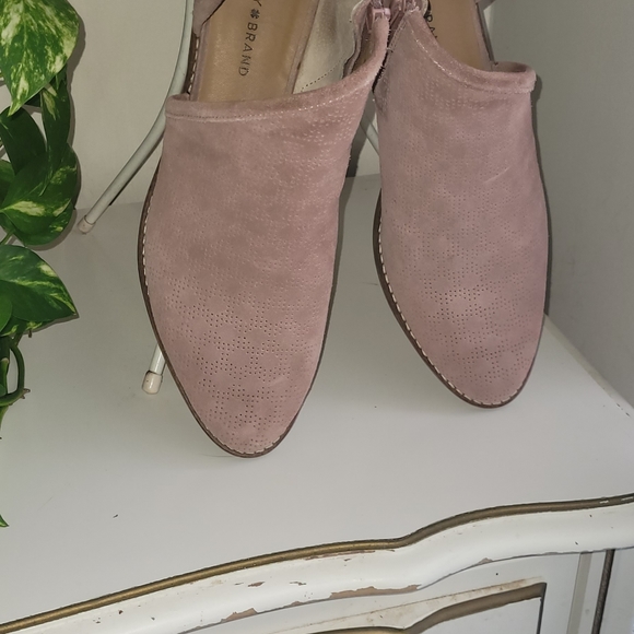 12M Booties - Picture 3 of 4